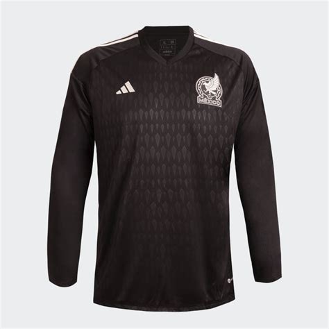 adidas ropa negra mexicana.